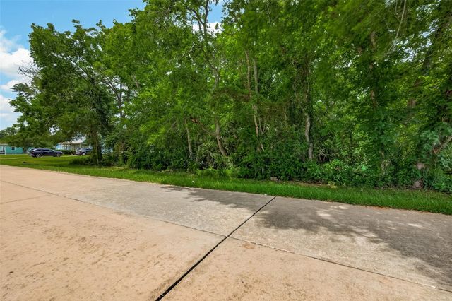 000 Avenue G, Dickinson, TX 77539