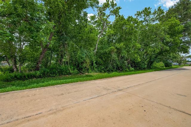 000 Avenue G, Dickinson, TX 77539