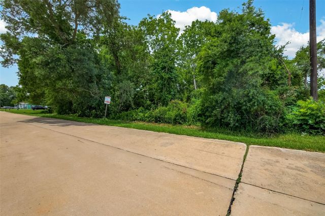 000 Avenue G, Dickinson, TX 77539