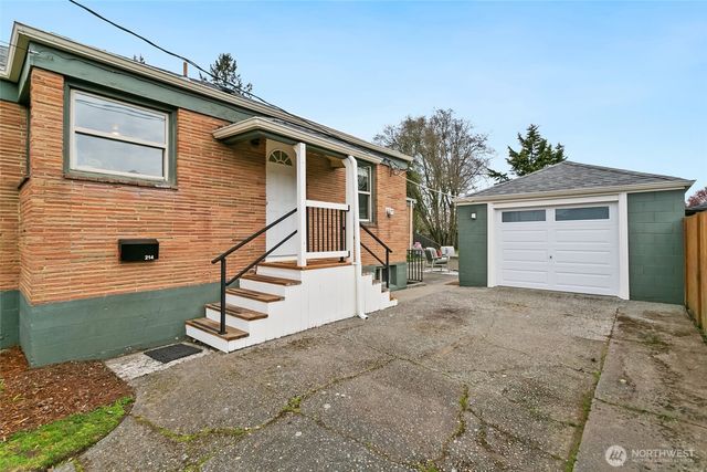 214 J Street NE, Auburn, WA 98002