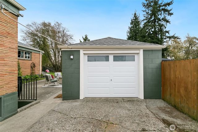 214 J Street NE, Auburn, WA 98002