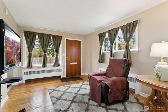 214 J Street NE, Auburn, WA 98002