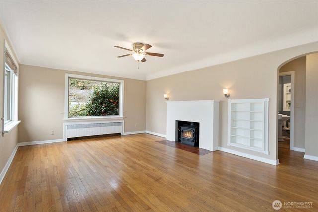 214 J Street NE, Auburn, WA 98002