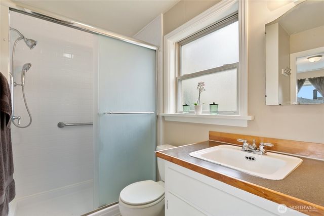 214 J Street NE, Auburn, WA 98002