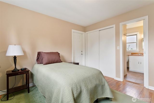 214 J Street NE, Auburn, WA 98002