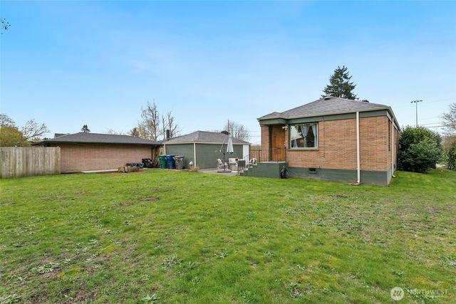 214 J Street NE, Auburn, WA 98002