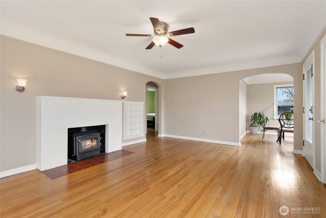 214 J Street NE, Auburn, WA 98002