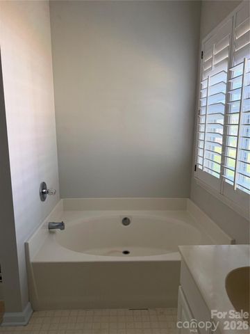 8405 Duckwood Lane, Charlotte, NC 28215