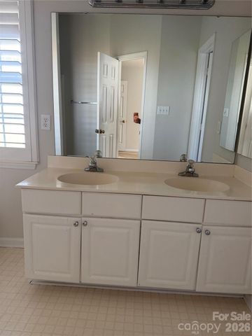 8405 Duckwood Lane, Charlotte, NC 28215