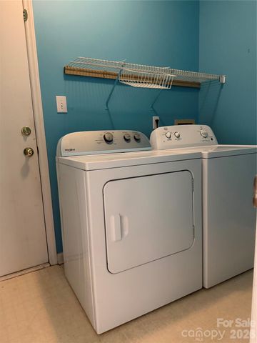 8405 Duckwood Lane, Charlotte, NC 28215