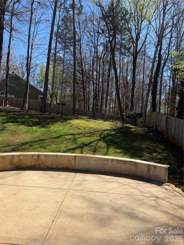 8405 Duckwood Lane, Charlotte, NC 28215