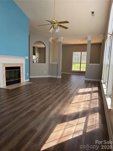 8405 Duckwood Lane, Charlotte, NC 28215