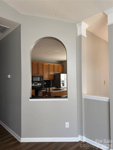 8405 Duckwood Lane, Charlotte, NC 28215