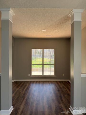 8405 Duckwood Lane, Charlotte, NC 28215