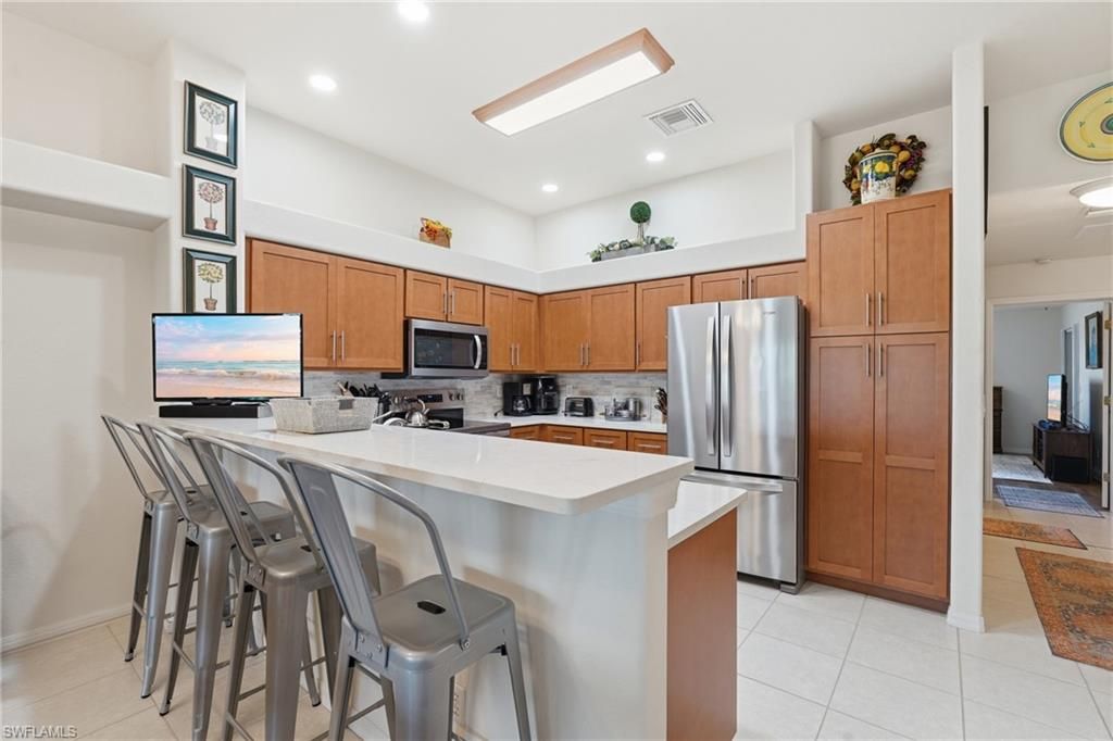 917 47th TER 201, CAPE CORAL, FL 33914 — photo 2