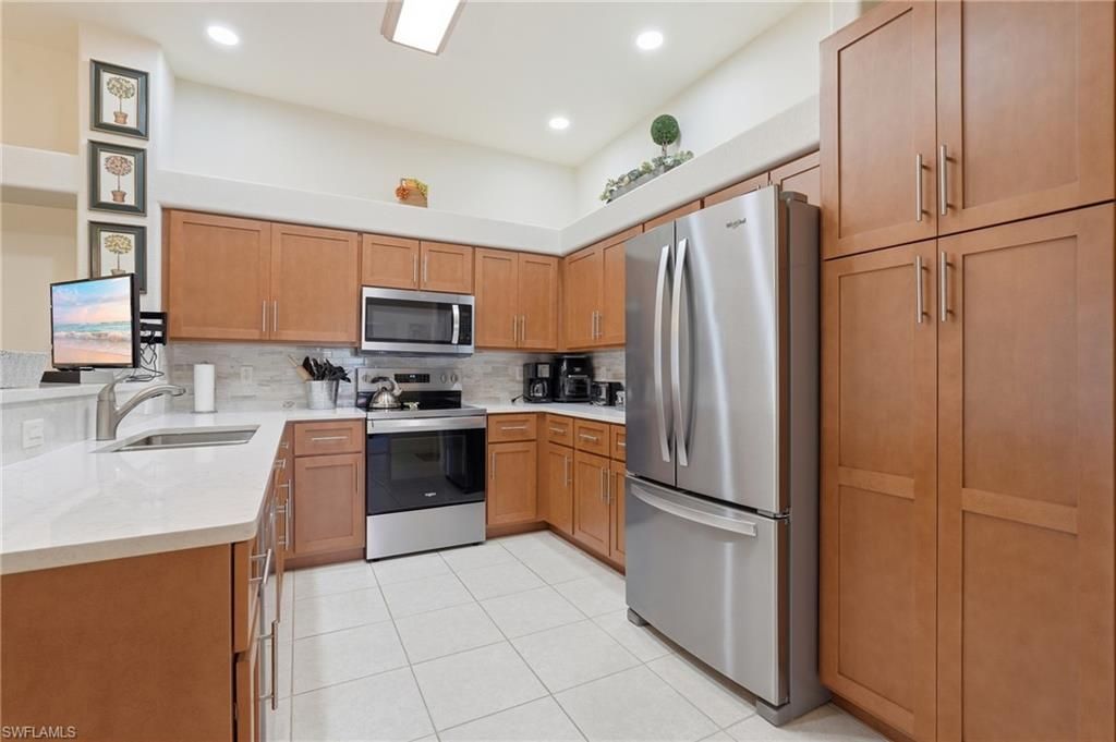 917 47th TER 201, CAPE CORAL, FL 33914 — photo 3
