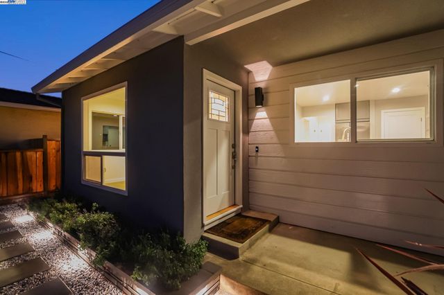 35978 Magellan Dr, Fremont, CA 94536