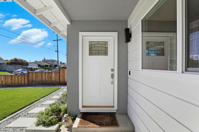 35978 Magellan Dr, Fremont, CA 94536
