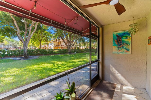 9129 N Vineyard Lake Drive 9129, Plantation, FL 33324