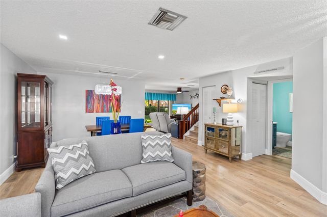 9129 N Vineyard Lake Drive 9129, Plantation, FL 33324