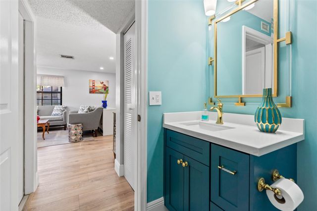 9129 N Vineyard Lake Drive 9129, Plantation, FL 33324