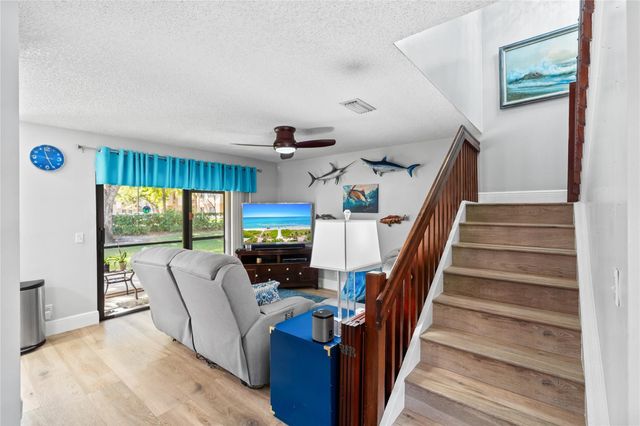 9129 N Vineyard Lake Drive 9129, Plantation, FL 33324