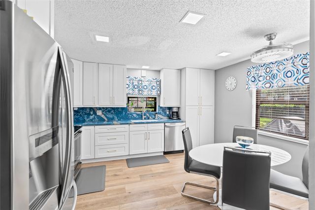 9129 N Vineyard Lake Drive 9129, Plantation, FL 33324