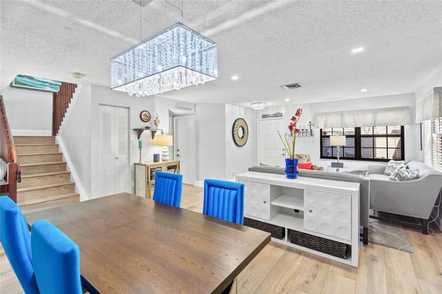 9129 N Vineyard Lake Drive 9129, Plantation, FL 33324