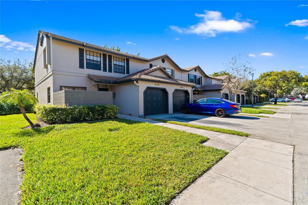 9129 N Vineyard Lake Drive 9129, Plantation, FL 33324