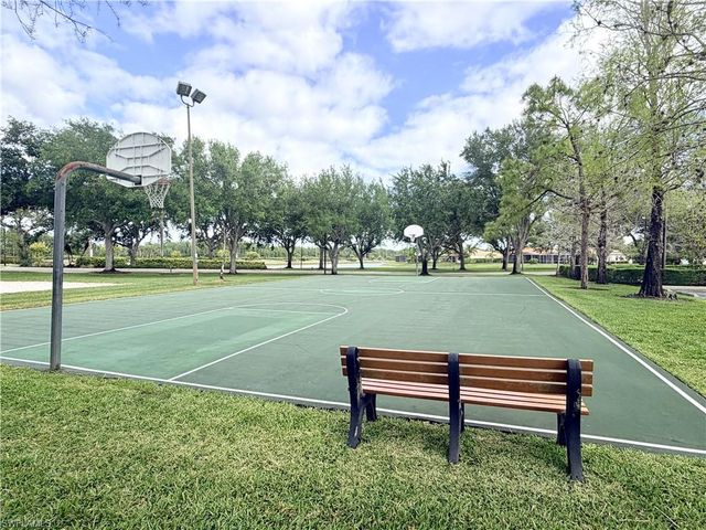 3304 Potomac CT, Naples, FL 34120