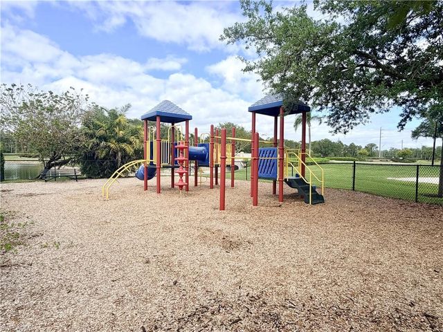3304 Potomac CT, Naples, FL 34120