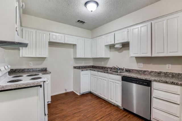 3414 Daniel Drive, Arlington, TX 76014