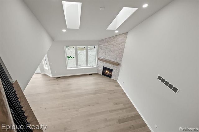 3358 Cornerstone Drive 10, Lake Orion, MI 48360