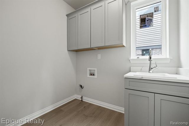 3358 Cornerstone Drive 10, Lake Orion, MI 48360