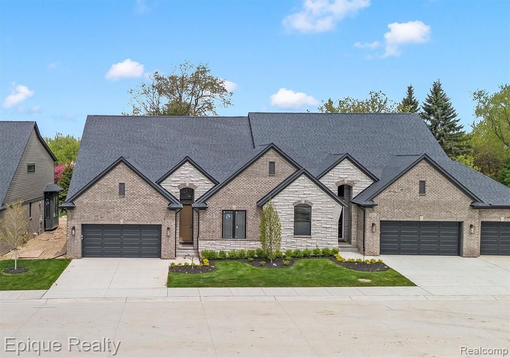 3358 Cornerstone Drive 10, Lake Orion, MI 48360