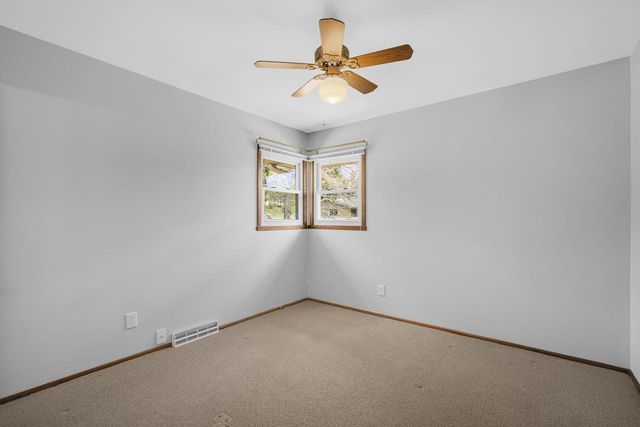 1520 Riverdale DRIVE, Oconomowoc, WI 53066