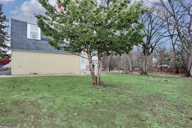 45 Sand Rd, Westwood Boro, NJ 07675