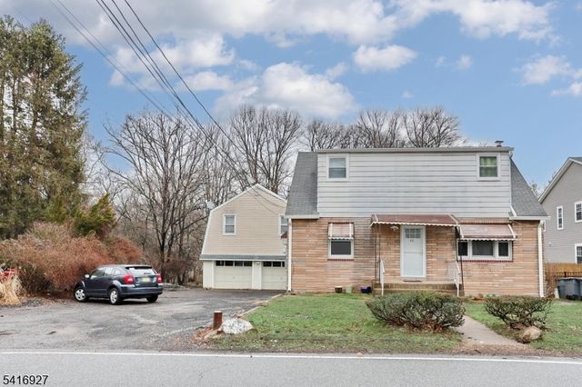 45 Sand Rd, Westwood Boro, NJ 07675