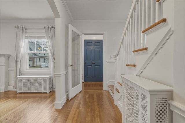 47 Knollwood Avenue, Cranston, RI 02910