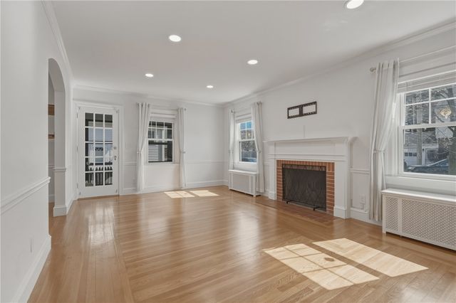 47 Knollwood Avenue, Cranston, RI 02910