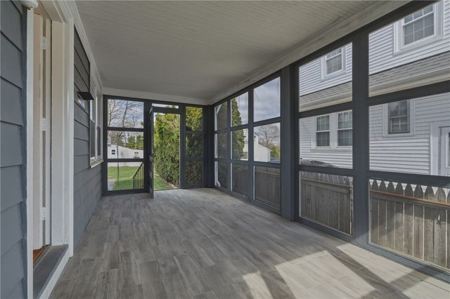 47 Knollwood Avenue, Cranston, RI 02910