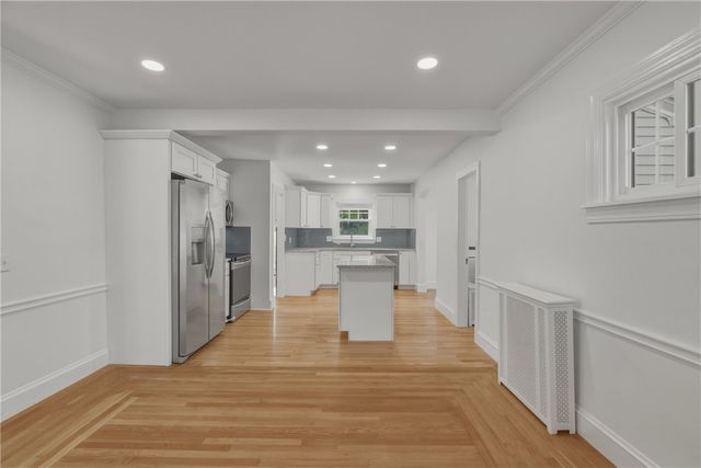 47 Knollwood Avenue, Cranston, RI 02910