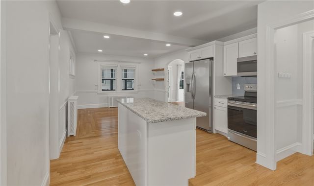 47 Knollwood Avenue, Cranston, RI 02910