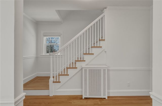 47 Knollwood Avenue, Cranston, RI 02910