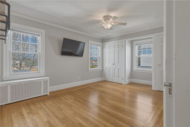 47 Knollwood Avenue, Cranston, RI 02910