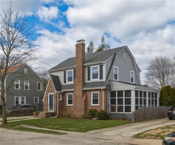 47 Knollwood Avenue, Cranston, RI 02910