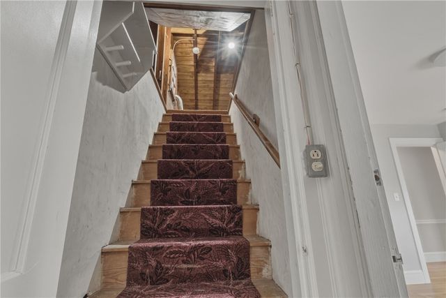 47 Knollwood Avenue, Cranston, RI 02910