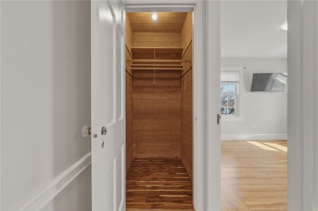 47 Knollwood Avenue, Cranston, RI 02910