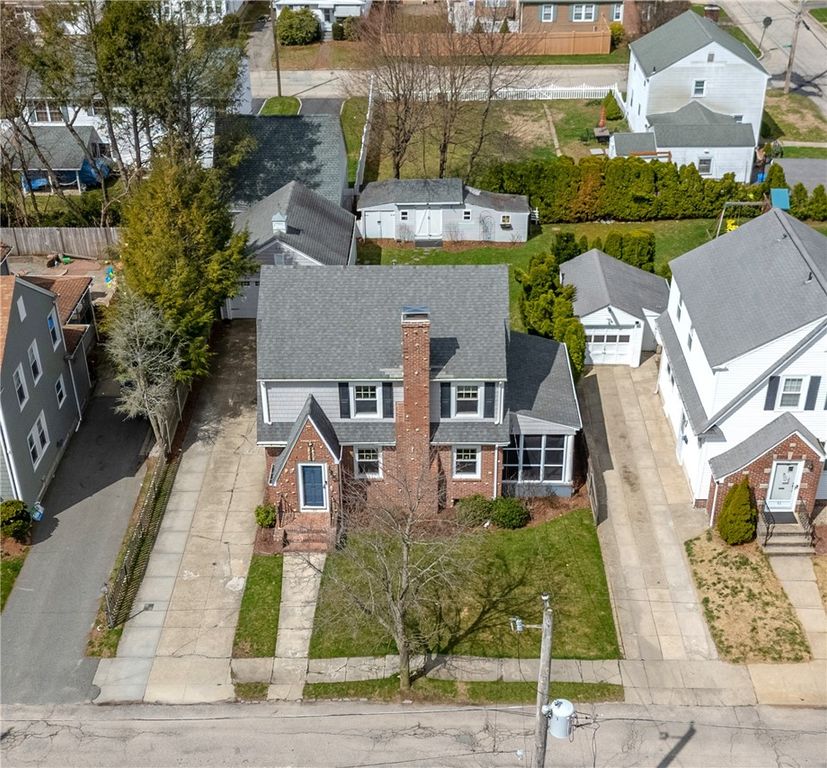 47 Knollwood Avenue, Cranston, RI 02910