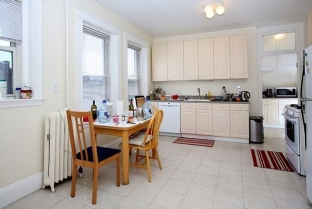 60 Parkman St 3, Brookline, MA 02446